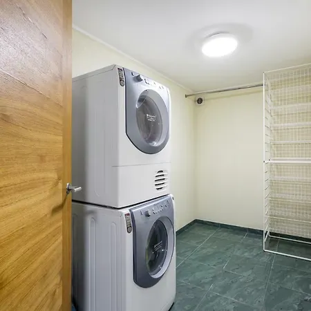 City Center On 3 Floors Apartment *